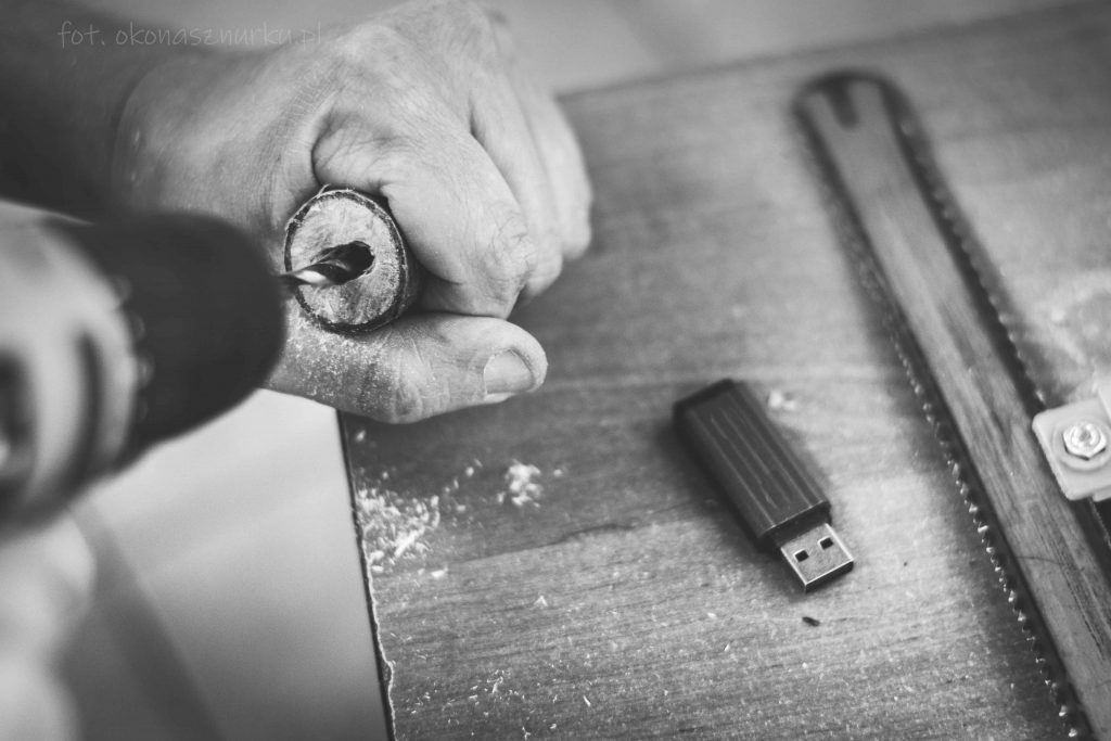 pendrive-okonasznurku-patyk-boho (1)